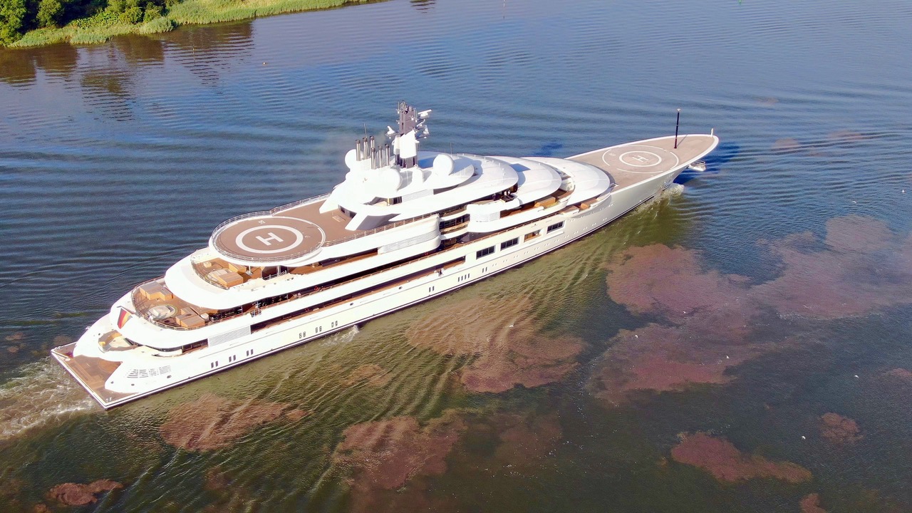 Yacht PROJECT LIGHTNING, Lurssen CHARTERWORLD Luxury Superyacht Charters